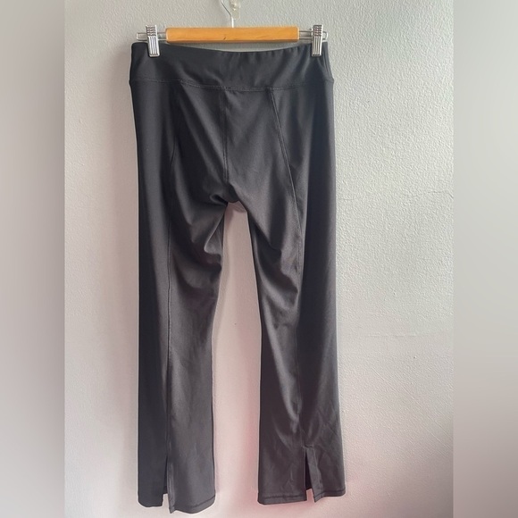 Miraclesuit performance tummy control flared leg black leggings. Size Small. - Picture 2 of 5